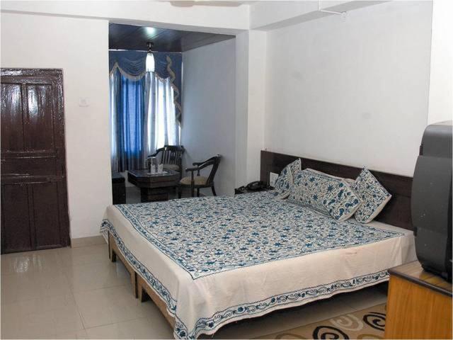 Hotel Surya Kiran Mussoorie Rum bild