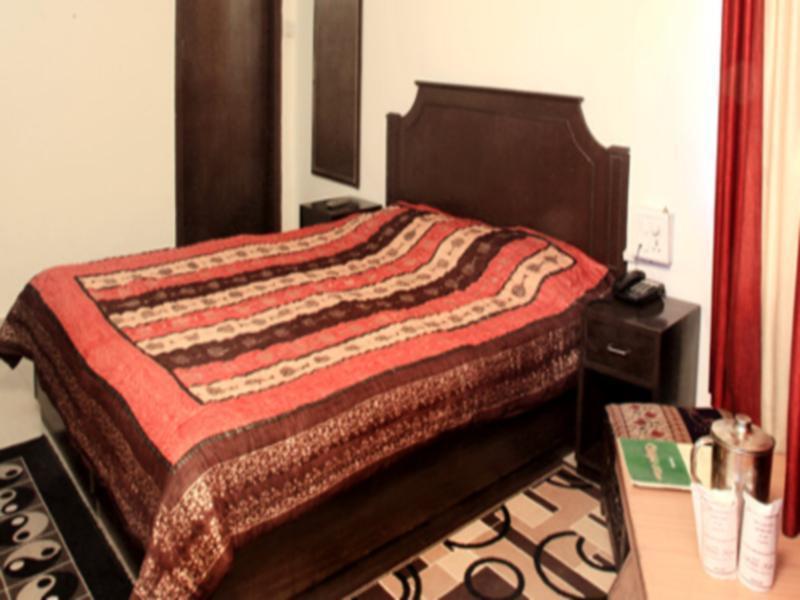 Hotel Surya Kiran Mussoorie Exteriör bild